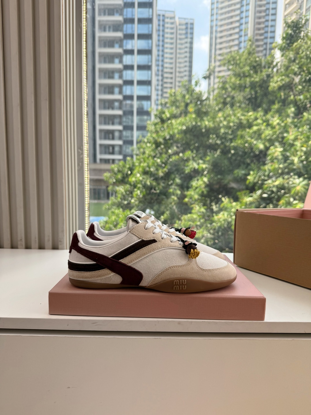 G086代购级别MiuMiu&N*•联名款新色上新 美拉德配色德训鞋运动鞋miumiu&nb530最新款新色上新!特别p G086代购级别MiuMiu&N*•联名款新色上新 美拉德配色德训鞋运动鞋miumiu&nb530最新款新色上新!特别p