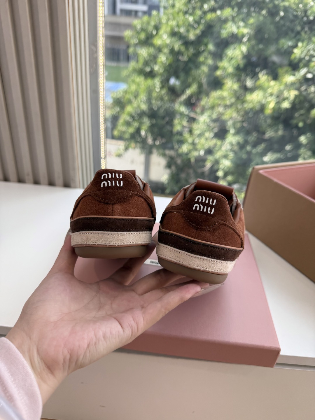 G086代购级别MiuMiu&N*•联名款新色上新 美拉德配色德训鞋运动鞋miumiu&nb530最新款新色上新!特别p G086代购级别MiuMiu&N*•联名款新色上新 美拉德配色德训鞋运动鞋miumiu&nb530最新款新色上新!特别p