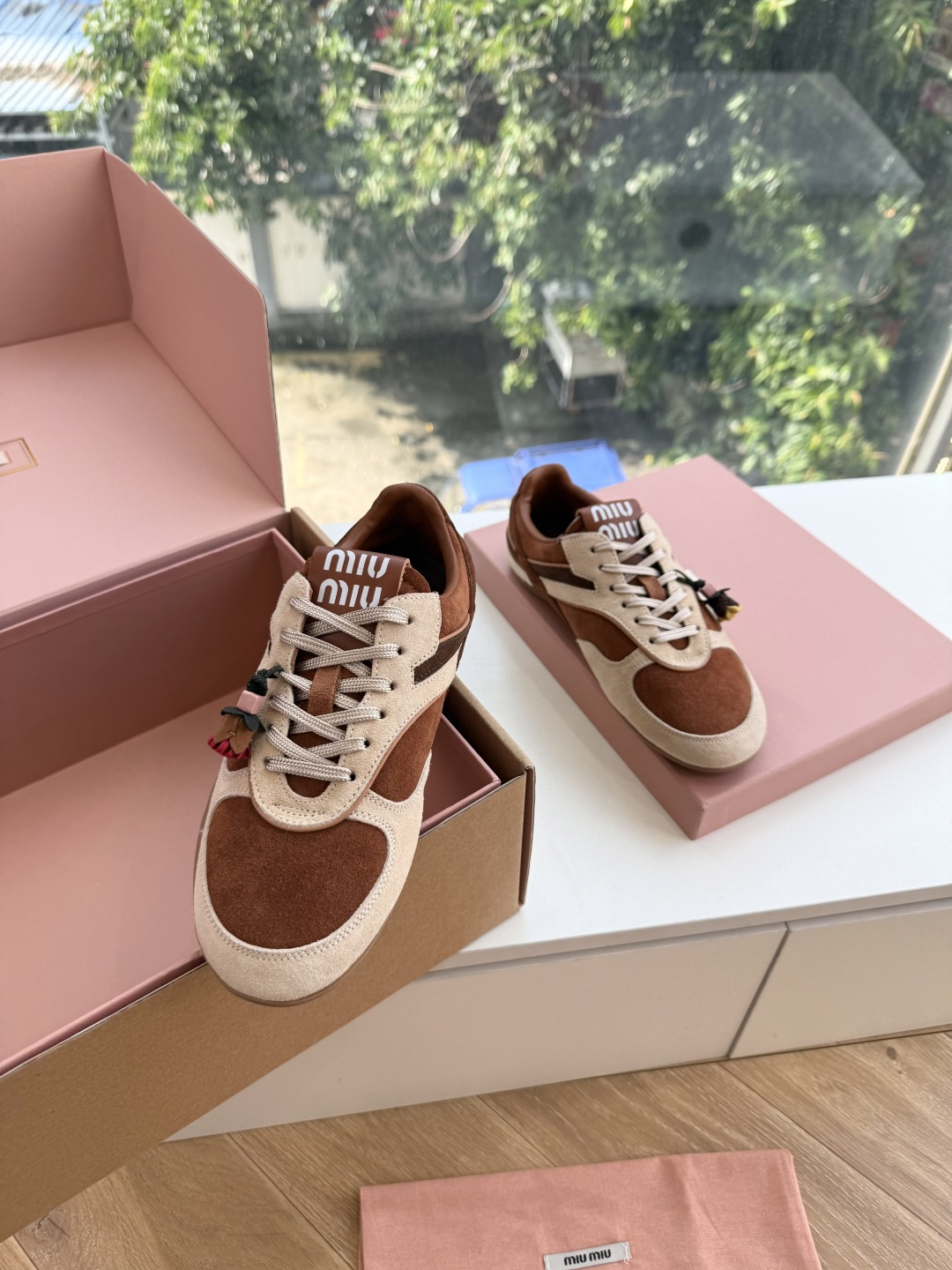 G086代购级别MiuMiu&N*•联名款新色上新 美拉德配色德训鞋运动鞋miumiu&nb530最新款新色上新!特别p G086代购级别MiuMiu&N*•联名款新色上新 美拉德配色德训鞋运动鞋miumiu&nb530最新款新色上新!特别p