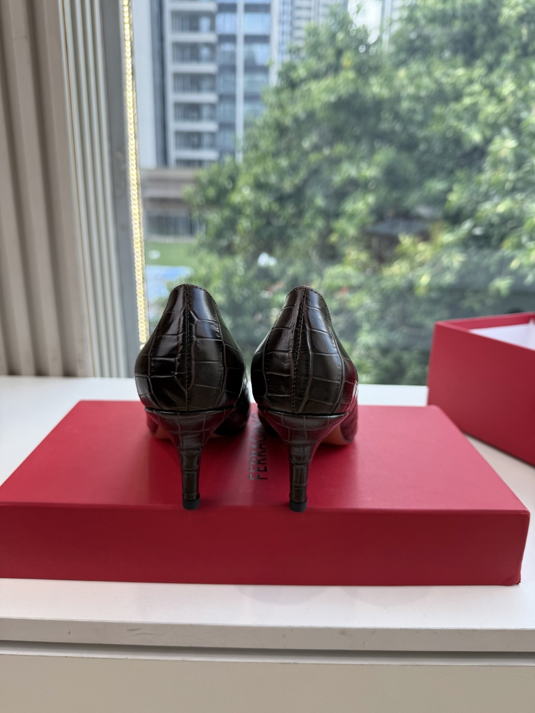G397所见即所得代购级 原版一比一复刻顶级FERRAGAMO菲拉格慕女士新版Vara铭牌玛丽珍网鞋脚果然更惊艳~蝴蝶结