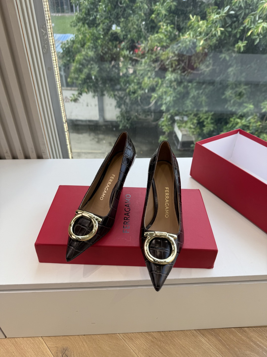 G397所见即所得代购级 原版一比一复刻顶级FERRAGAMO菲拉格慕女士新版Vara铭牌玛丽珍网鞋脚果然更惊艳~蝴蝶结 G397所见即所得代购级 原版一比一复刻顶级FERRAGAMO菲拉格慕女士新版Vara铭牌玛丽珍网鞋脚果然更惊艳~蝴蝶结