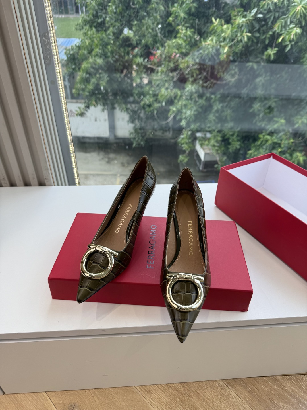 G397所见即所得代购级 原版一比一复刻顶级FERRAGAMO菲拉格慕女士新版Vara铭牌玛丽珍网鞋脚果然更惊艳~蝴蝶结 G397所见即所得代购级 原版一比一复刻顶级FERRAGAMO菲拉格慕女士新版Vara铭牌玛丽珍网鞋脚果然更惊艳~蝴蝶结