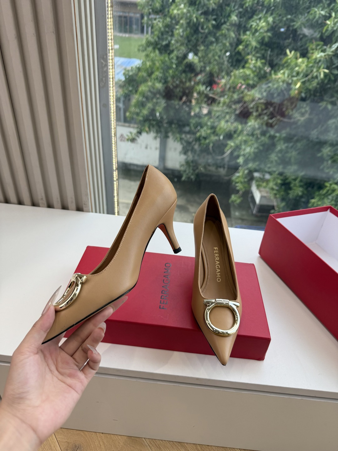 G397所见即所得代购级 原版一比一复刻顶级FERRAGAMO菲拉格慕女士新版Vara铭牌玛丽珍网鞋脚果然更惊艳~蝴蝶结
