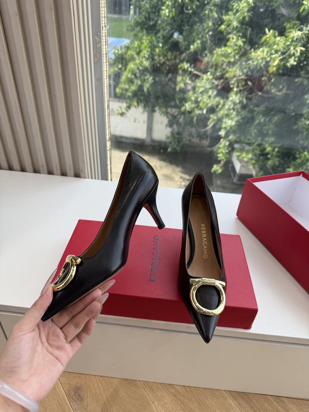 G397所见即所得代购级 原版一比一复刻顶级FERRAGAMO菲拉格慕女士新版Vara铭牌玛丽珍网鞋脚果然更惊艳~蝴蝶结 G397所见即所得代购级 原版一比一复刻顶级FERRAGAMO菲拉格慕女士新版Vara铭牌玛丽珍网鞋脚果然更惊艳~蝴蝶结