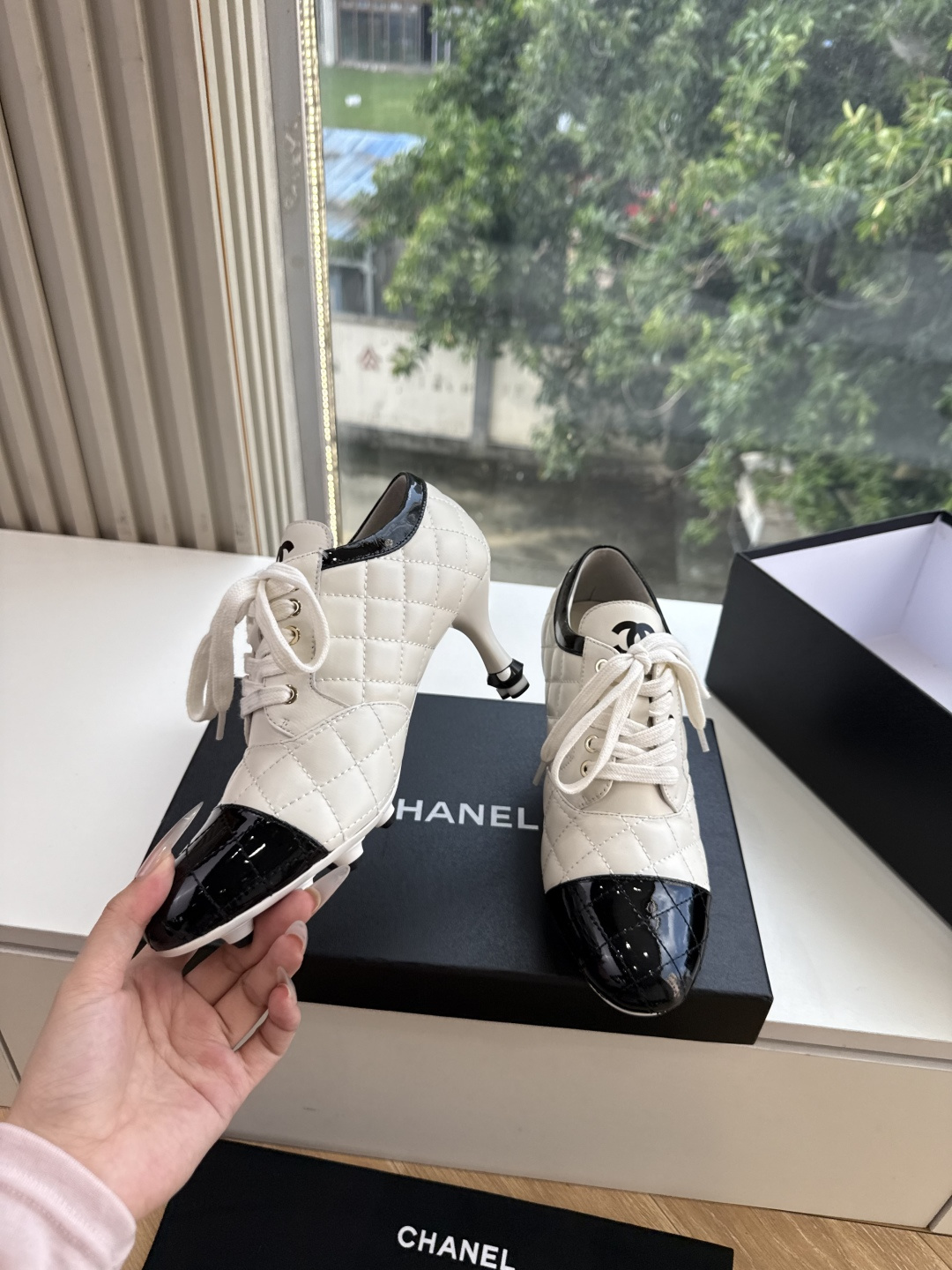 G170😀代购级别CHANEL 香奈儿*小香秋冬新款单鞋库靴这款骑士靴真的是帅气时尚的代表,靴筒Chanel字母点缀 低 G170😀代购级别CHANEL 香奈儿*小香秋冬新款单鞋库靴这款骑士靴真的是帅气时尚的代表,靴筒Chanel字母点缀 低