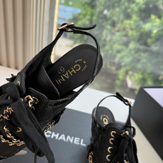 G170😀代购级别CHANEL 香奈儿*小香秋冬单鞋库靴这款骑士靴真的是帅气时尚的代表,靴筒Chanel字母点缀 低调不 G170😀代购级别CHANEL 香奈儿*小香秋冬单鞋库靴这款骑士靴真的是帅气时尚的代表,靴筒Chanel字母点缀 低调不