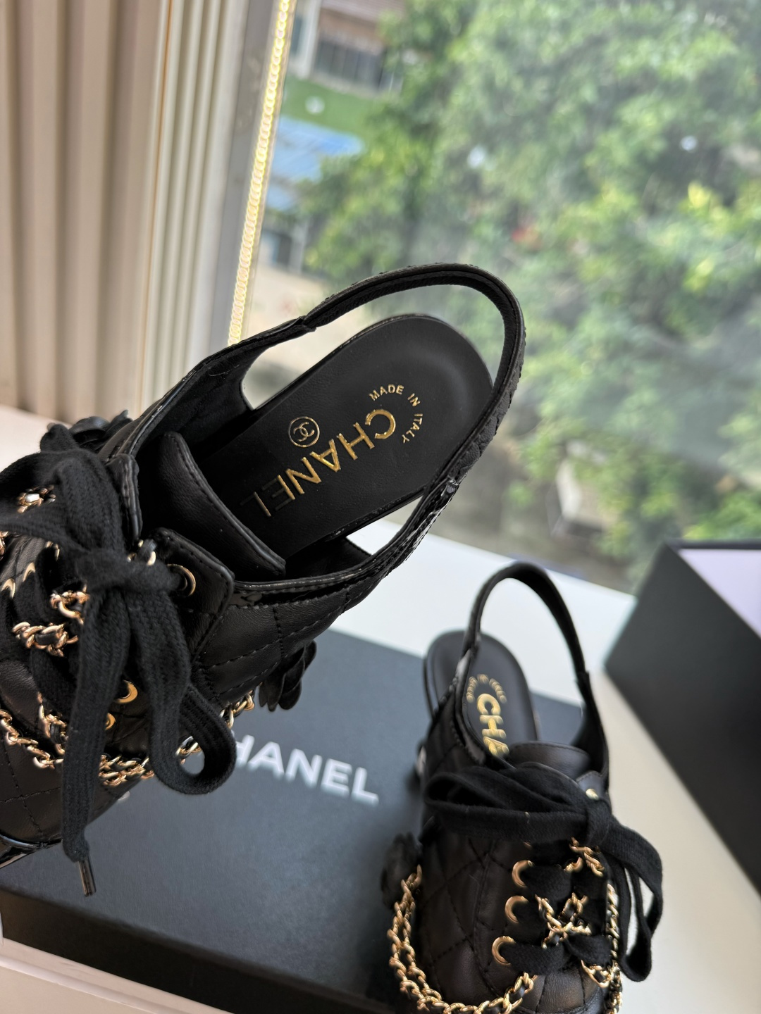G170😀代购级别CHANEL 香奈儿*小香秋冬单鞋库靴这款骑士靴真的是帅气时尚的代表,靴筒Chanel字母点缀 低调不 G170😀代购级别CHANEL 香奈儿*小香秋冬单鞋库靴这款骑士靴真的是帅气时尚的代表,靴筒Chanel字母点缀 低调不