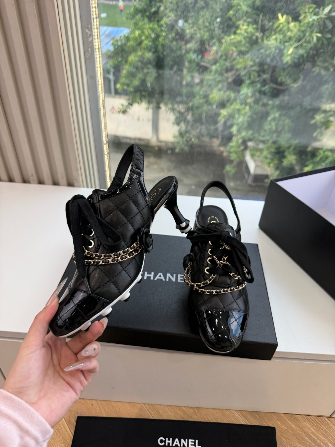 G170😀代购级别CHANEL 香奈儿*小香秋冬单鞋库靴这款骑士靴真的是帅气时尚的代表,靴筒Chanel字母点缀 低调不 G170😀代购级别CHANEL 香奈儿*小香秋冬单鞋库靴这款骑士靴真的是帅气时尚的代表,靴筒Chanel字母点缀 低调不