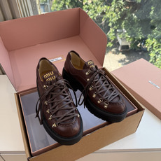 G027代购级独家上新Miu Miu2026真皮乐福鞋Zp开发 手工羊皮平底拖鞋秒杀市面版本Miu真的太少女奶呼呼的超级 G027代购级独家上新Miu Miu2026真皮乐福鞋Zp开发 手工羊皮平底拖鞋秒杀市面版本Miu真的太少女奶呼呼的超级
