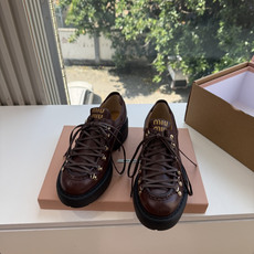 G027代购级独家上新Miu Miu2026真皮乐福鞋Zp开发 手工羊皮平底拖鞋秒杀市面版本Miu真的太少女奶呼呼的超级 G027代购级独家上新Miu Miu2026真皮乐福鞋Zp开发 手工羊皮平底拖鞋秒杀市面版本Miu真的太少女奶呼呼的超级