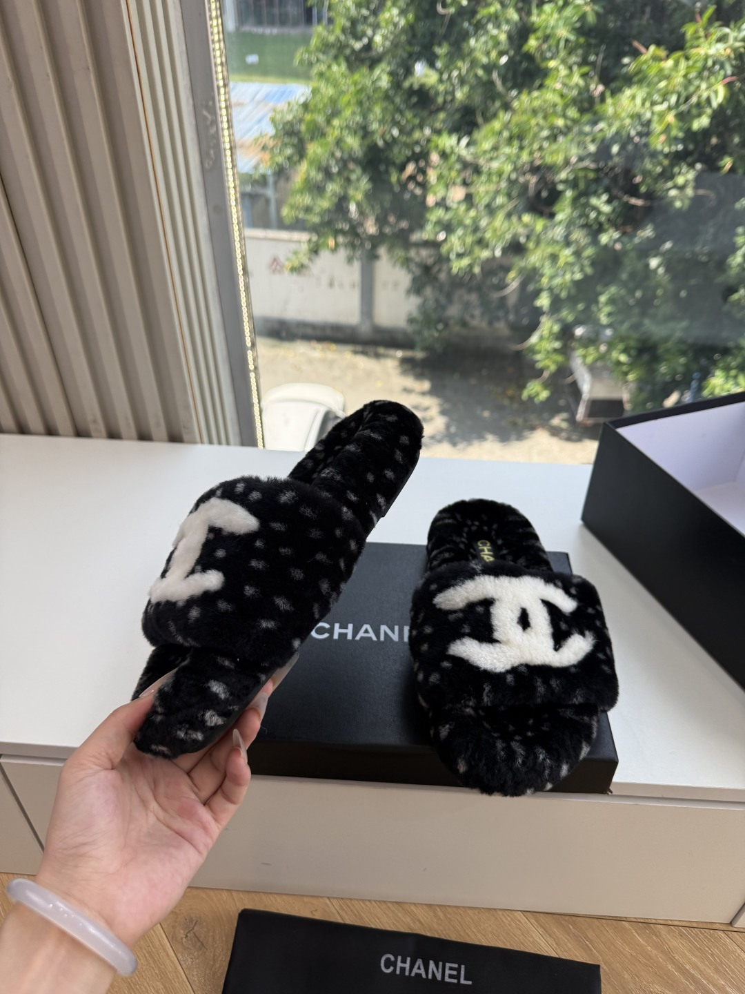 G021高版CHANE*小香奈儿爆品蝴妥妥的自留款！！比经典款Slingback舒服太多啦！每个颜色上脚都很显白 首选金