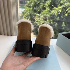 Prad*/普拉达G021女士徽标尼龙华达呢雪地派对金属标齿轮厚底保暖棉鞋雪地靴女 有轻奢的内蕴品质,颜色明柔和大气,自 Prad*/普拉达G021女士徽标尼龙华达呢雪地派对金属标齿轮厚底保暖棉鞋雪地靴女 有轻奢的内蕴品质,颜色明柔和大气,自