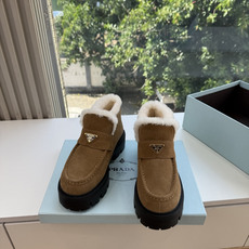 Prad*/普拉达G021女士徽标尼龙华达呢雪地派对金属标齿轮厚底保暖棉鞋雪地靴女 有轻奢的内蕴品质,颜色明柔和大气,自 Prad*/普拉达G021女士徽标尼龙华达呢雪地派对金属标齿轮厚底保暖棉鞋雪地靴女 有轻奢的内蕴品质,颜色明柔和大气,自