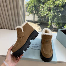 Prad*/普拉达G021女士徽标尼龙华达呢雪地派对金属标齿轮厚底保暖棉鞋雪地靴女 有轻奢的内蕴品质,颜色明柔和大气,自 Prad*/普拉达G021女士徽标尼龙华达呢雪地派对金属标齿轮厚底保暖棉鞋雪地靴女 有轻奢的内蕴品质,颜色明柔和大气,自