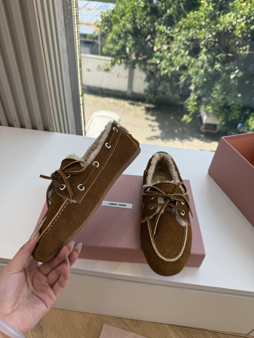 带飞机盒所见即所得G021现货供应MIUMIU*缪缪乐福鞋英伦风羊毛乐福鞋棉鞋 🤩怎么穿都好看今夏时髦精最爱 看起来不怎