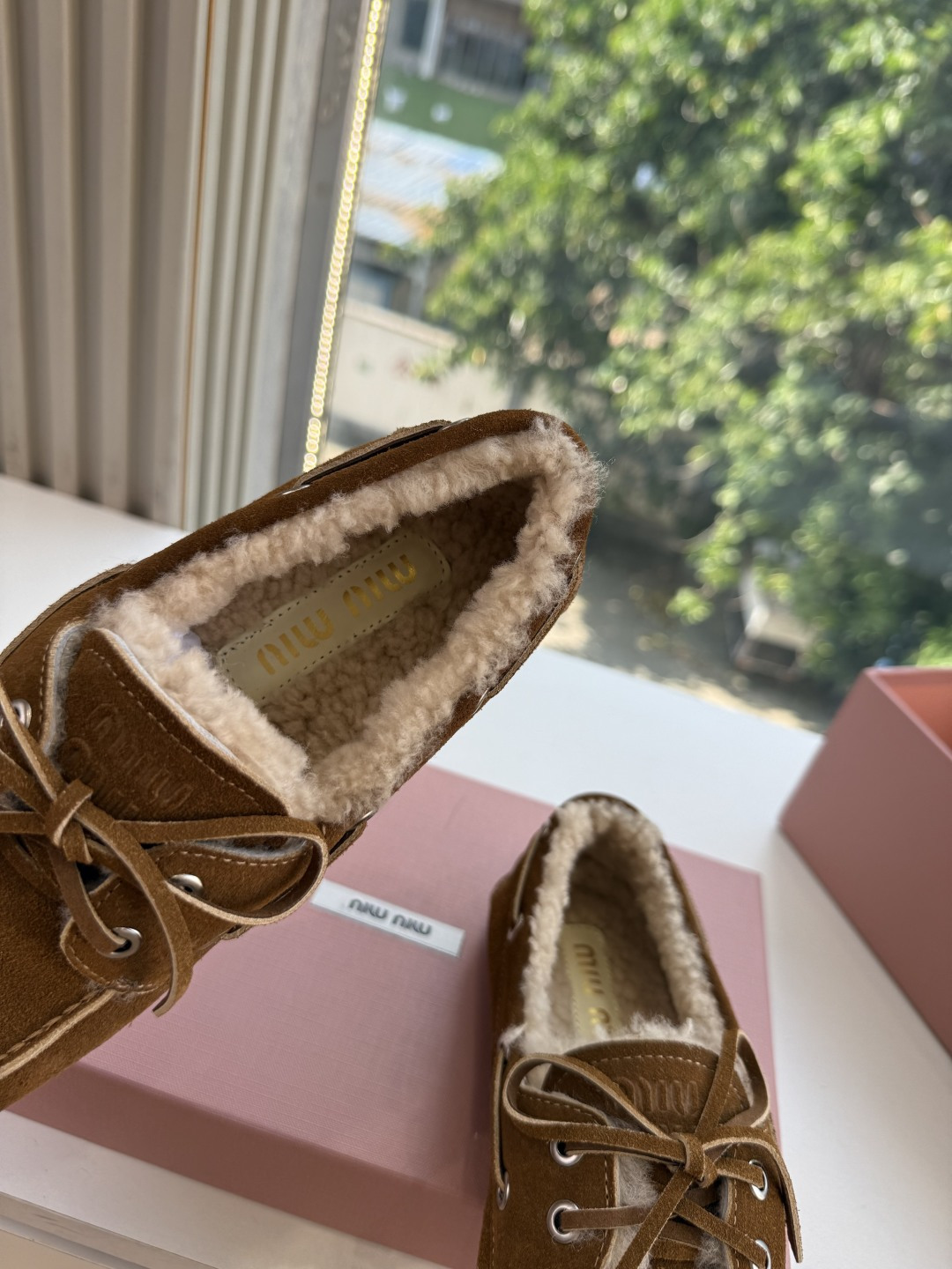 带飞机盒所见即所得G021现货供应MIUMIU*缪缪乐福鞋英伦风羊毛乐福鞋棉鞋 🤩怎么穿都好看今夏时髦精最爱 看起来不怎