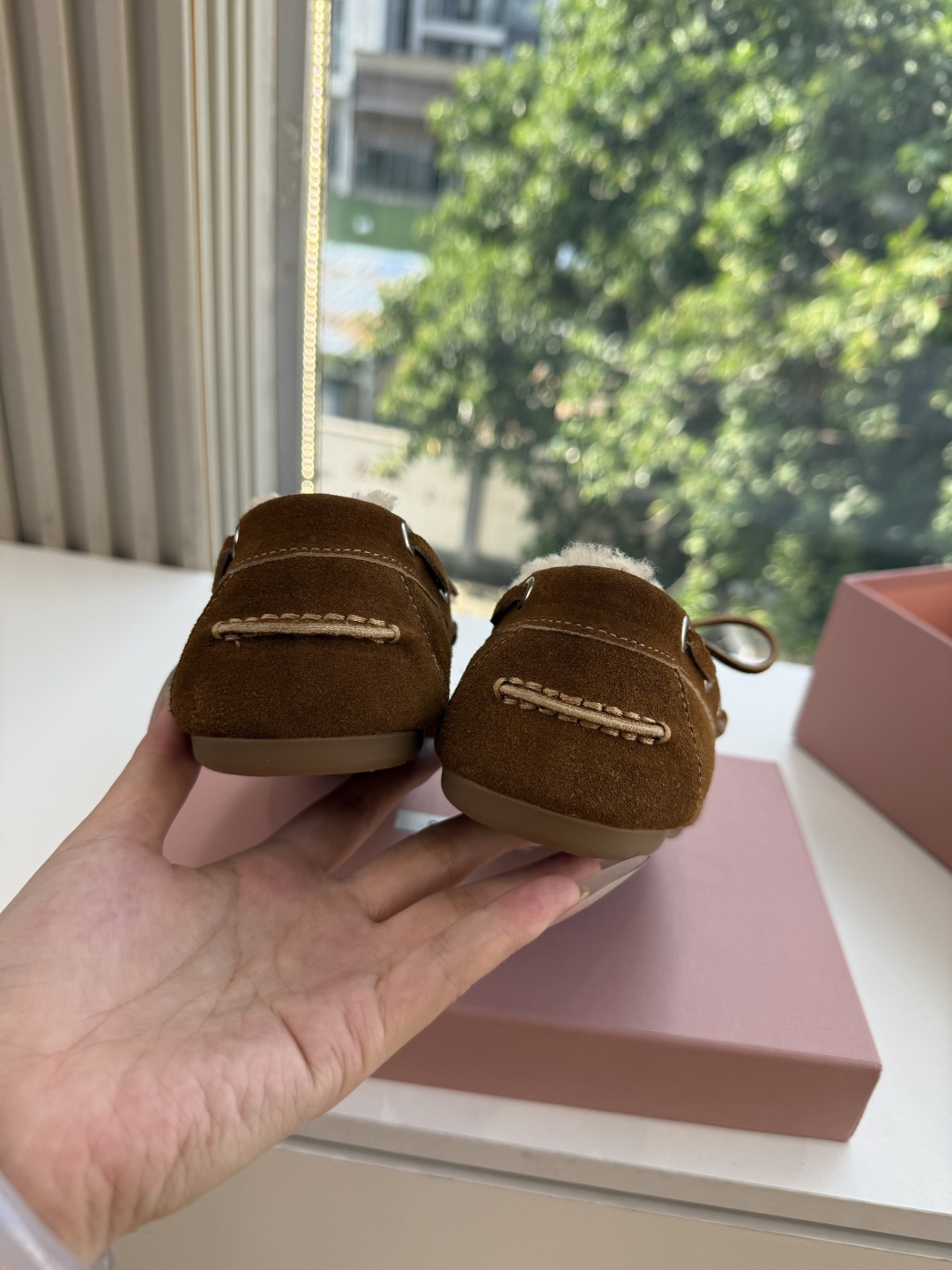 带飞机盒所见即所得G021现货供应MIUMIU*缪缪乐福鞋英伦风羊毛乐福鞋棉鞋 🤩怎么穿都好看今夏时髦精最爱 看起来不怎