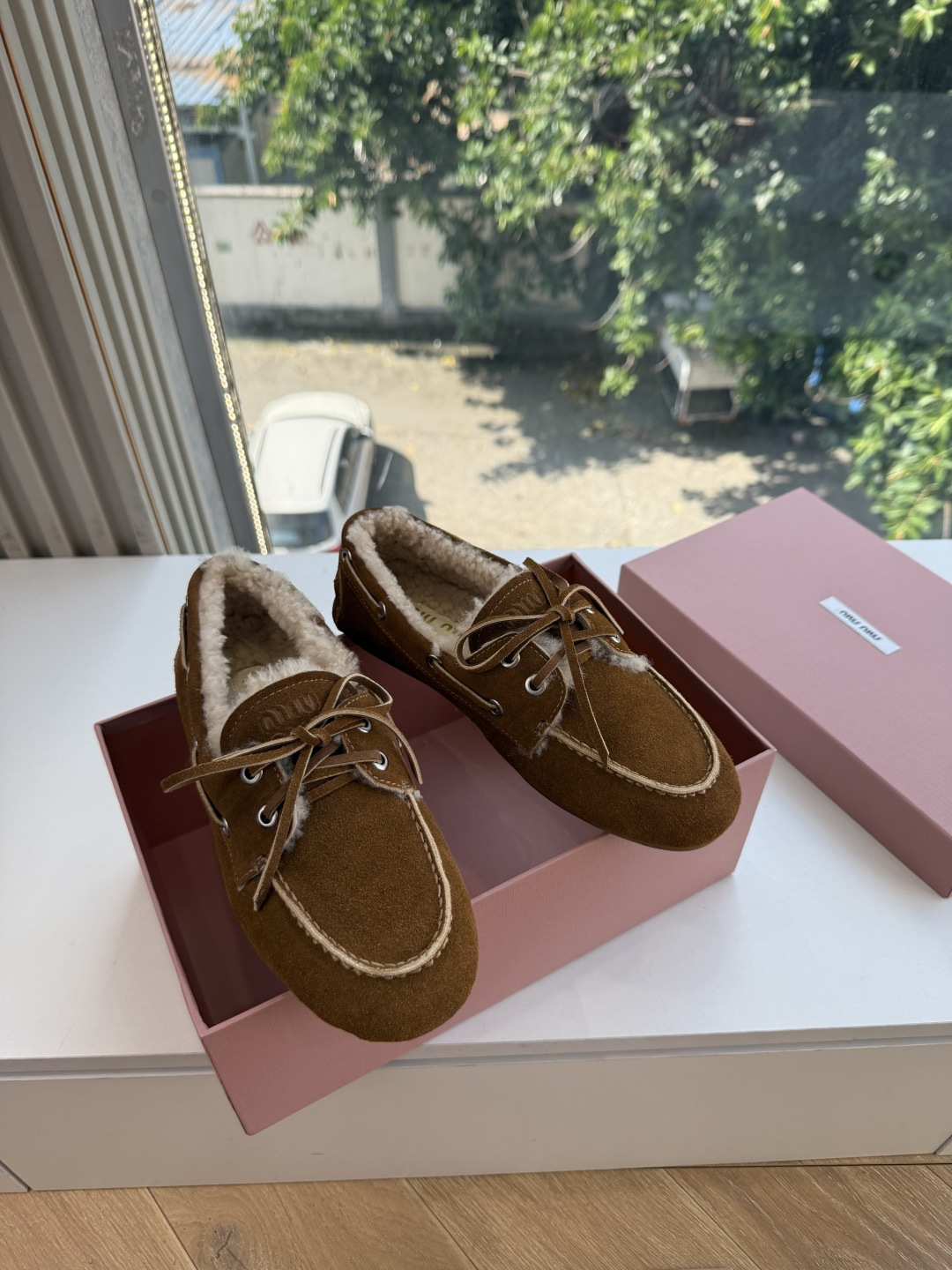 带飞机盒所见即所得G021现货供应MIUMIU*缪缪乐福鞋英伦风羊毛乐福鞋棉鞋 🤩怎么穿都好看今夏时髦精最爱 看起来不怎