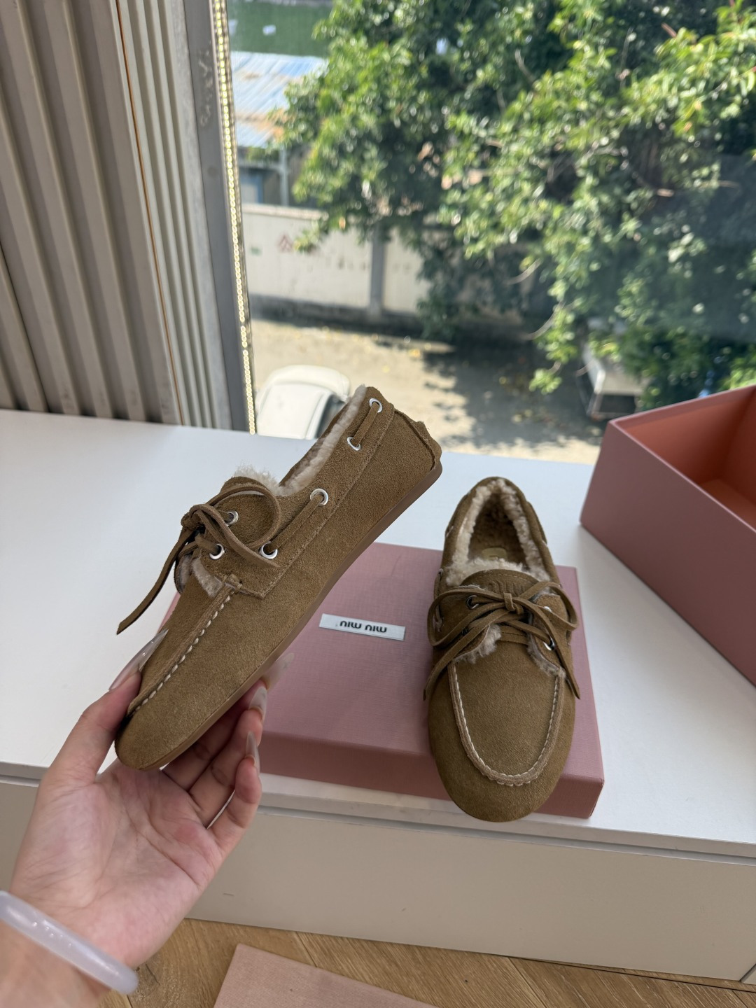 带飞机盒所见即所得G021现货供应MIUMIU*缪缪乐福鞋英伦风羊毛乐福鞋棉鞋 🤩怎么穿都好看今夏时髦精最爱 看起来不怎