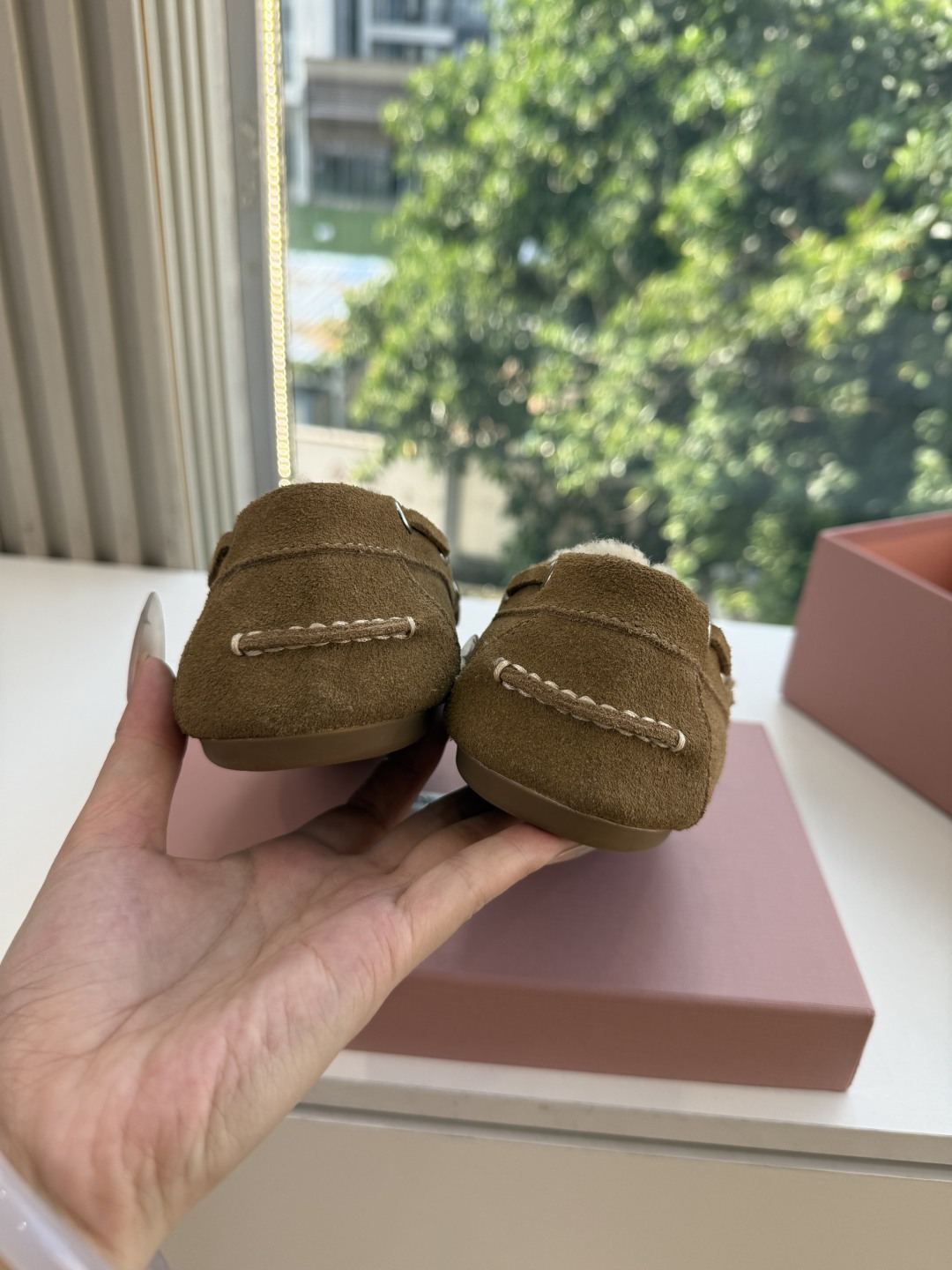 带飞机盒所见即所得G021现货供应MIUMIU*缪缪乐福鞋英伦风羊毛乐福鞋棉鞋 🤩怎么穿都好看今夏时髦精最爱 看起来不怎