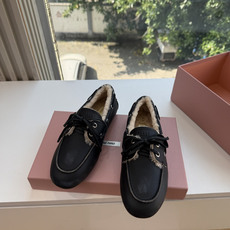 带飞机盒所见即所得G021现货供应MIUMIU*缪缪乐福鞋英伦风羊毛乐福鞋棉鞋 🤩怎么穿都好看今夏时髦精最爱 看起来不怎 带飞机盒所见即所得G021现货供应MIUMIU*缪缪乐福鞋英伦风羊毛乐福鞋棉鞋 🤩怎么穿都好看今夏时髦精最爱 看起来不怎
