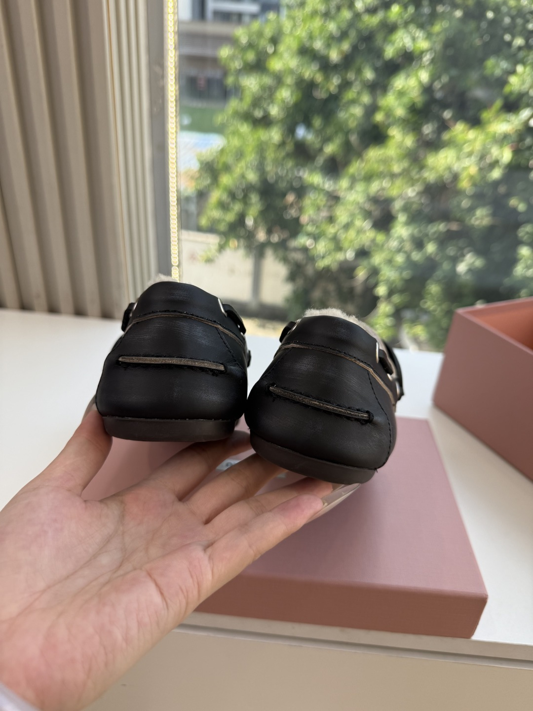 带飞机盒所见即所得G021现货供应MIUMIU*缪缪乐福鞋英伦风羊毛乐福鞋棉鞋 🤩怎么穿都好看今夏时髦精最爱 看起来不怎 带飞机盒所见即所得G021现货供应MIUMIU*缪缪乐福鞋英伦风羊毛乐福鞋棉鞋 🤩怎么穿都好看今夏时髦精最爱 看起来不怎