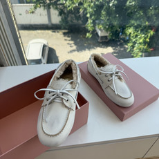 带飞机盒所见即所得G021现货供应MIUMIU*缪缪乐福鞋英伦风羊毛乐福鞋棉鞋 🤩怎么穿都好看今夏时髦精最爱 看起来不怎 带飞机盒所见即所得G021现货供应MIUMIU*缪缪乐福鞋英伦风羊毛乐福鞋棉鞋 🤩怎么穿都好看今夏时髦精最爱 看起来不怎