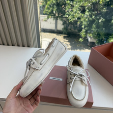 带飞机盒所见即所得G021现货供应MIUMIU*缪缪乐福鞋英伦风羊毛乐福鞋棉鞋 🤩怎么穿都好看今夏时髦精最爱 看起来不怎 带飞机盒所见即所得G021现货供应MIUMIU*缪缪乐福鞋英伦风羊毛乐福鞋棉鞋 🤩怎么穿都好看今夏时髦精最爱 看起来不怎