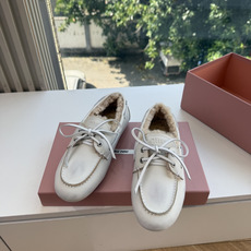 带飞机盒所见即所得G021现货供应MIUMIU*缪缪乐福鞋英伦风羊毛乐福鞋棉鞋 🤩怎么穿都好看今夏时髦精最爱 看起来不怎 带飞机盒所见即所得G021现货供应MIUMIU*缪缪乐福鞋英伦风羊毛乐福鞋棉鞋 🤩怎么穿都好看今夏时髦精最爱 看起来不怎