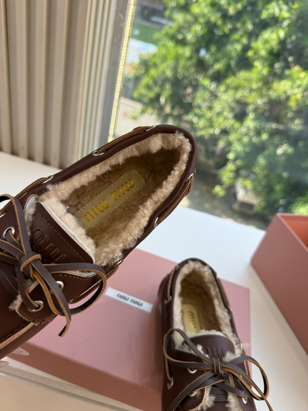 带飞机盒所见即所得G021现货供应MIUMIU*缪缪乐福鞋英伦风羊毛乐福鞋棉鞋 🤩怎么穿都好看今夏时髦精最爱 看起来不怎