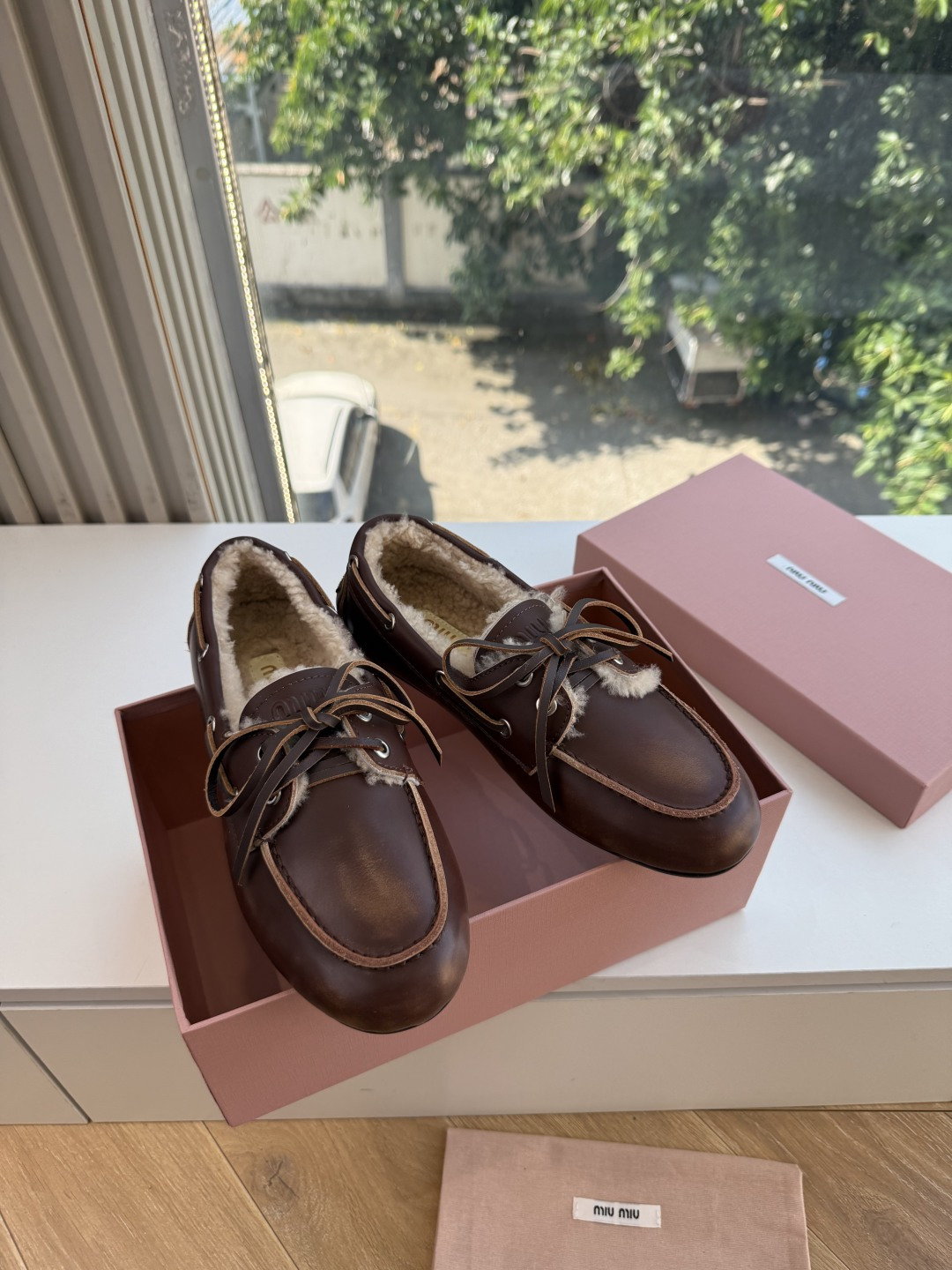 带飞机盒所见即所得G021现货供应MIUMIU*缪缪乐福鞋英伦风羊毛乐福鞋棉鞋 🤩怎么穿都好看今夏时髦精最爱 看起来不怎