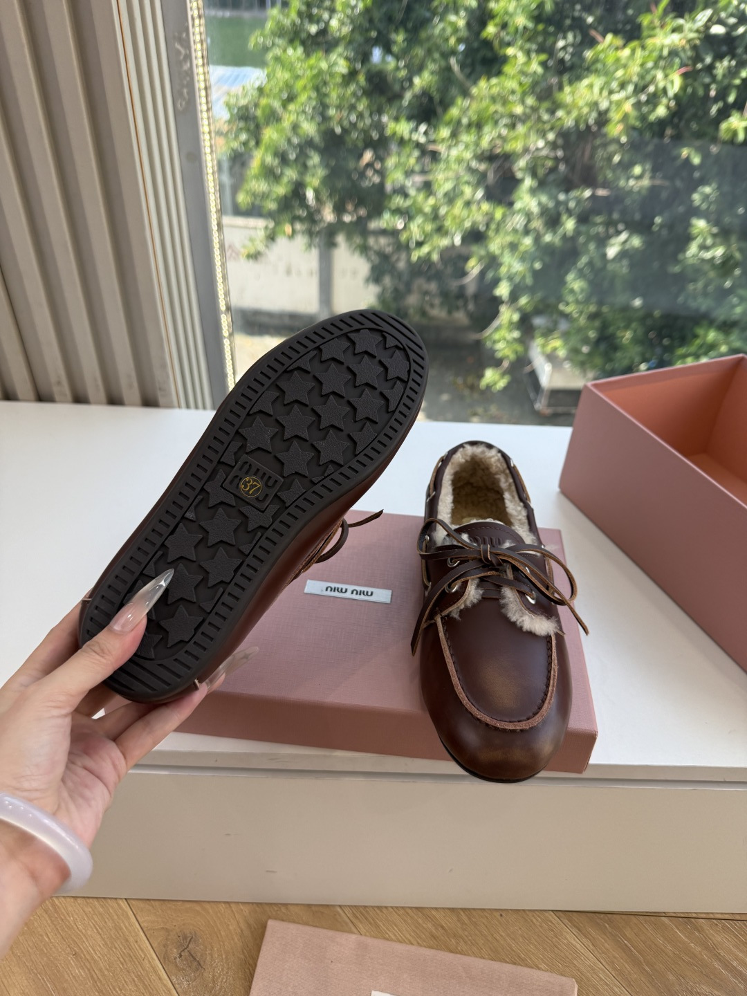 带飞机盒所见即所得G021现货供应MIUMIU*缪缪乐福鞋英伦风羊毛乐福鞋棉鞋 🤩怎么穿都好看今夏时髦精最爱 看起来不怎