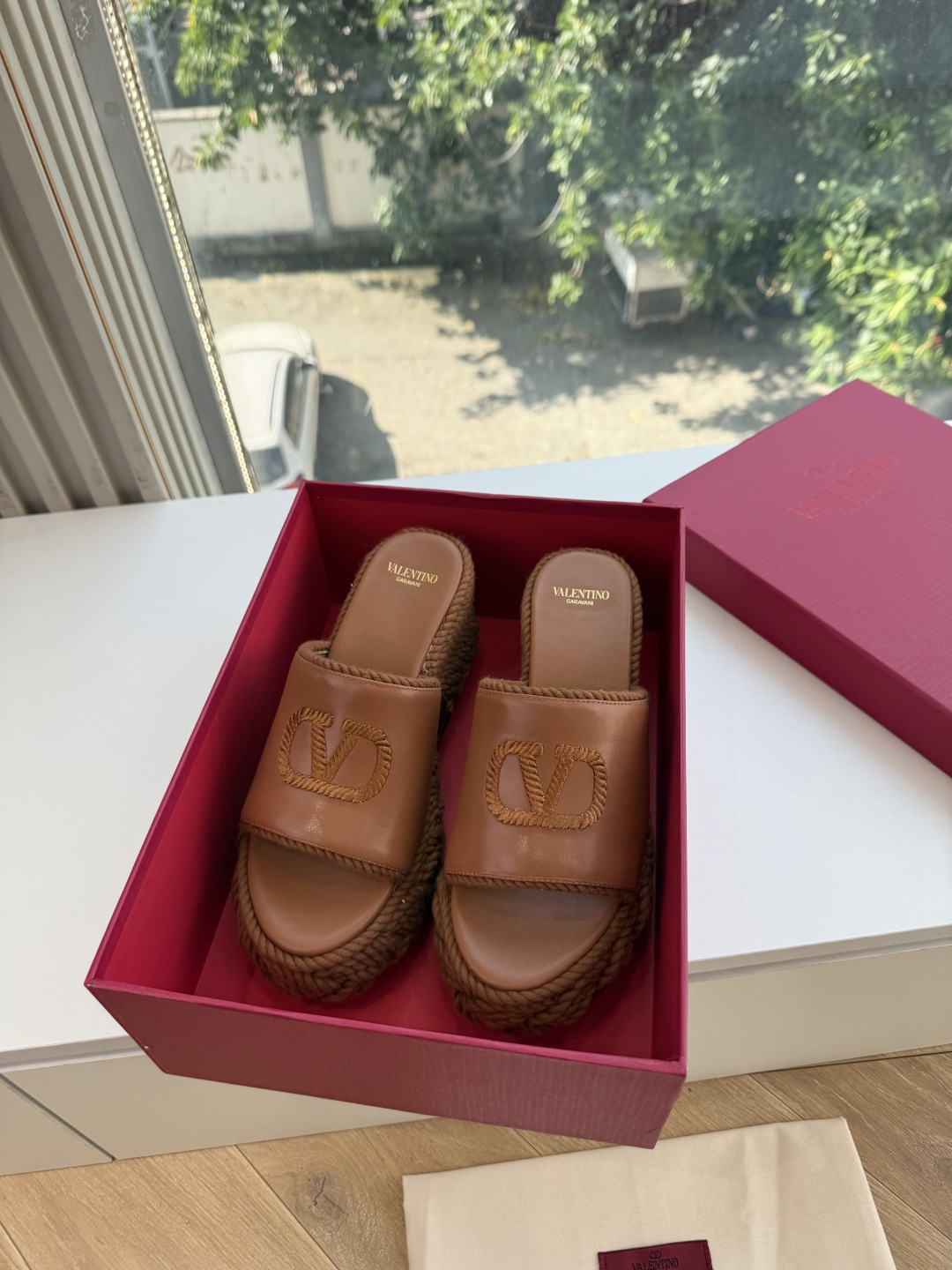 G171所见即所得VALENTINO华伦天奴经典凉鞋单鞋春夏VLOGO SIGNATURE鞋型线条流畅.版型超赞上脚舒适 G171所见即所得VALENTINO华伦天奴经典凉鞋单鞋春夏VLOGO SIGNATURE鞋型线条流畅.版型超赞上脚舒适