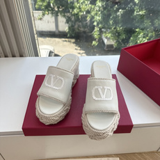 G171所见即所得VALENTINO华伦天奴经典凉鞋单鞋春夏VLOGO SIGNATURE鞋型线条流畅.版型超赞上脚舒适 G171所见即所得VALENTINO华伦天奴经典凉鞋单鞋春夏VLOGO SIGNATURE鞋型线条流畅.版型超赞上脚舒适