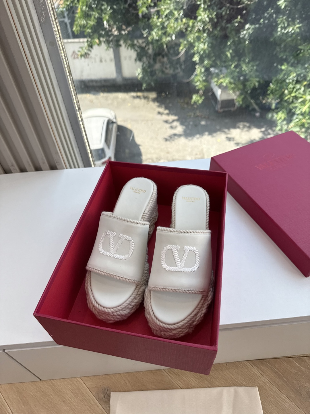 G171所见即所得VALENTINO华伦天奴经典凉鞋单鞋春夏VLOGO SIGNATURE鞋型线条流畅.版型超赞上脚舒适 G171所见即所得VALENTINO华伦天奴经典凉鞋单鞋春夏VLOGO SIGNATURE鞋型线条流畅.版型超赞上脚舒适