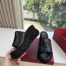 G171所见即所得VALENTINO华伦天奴经典凉鞋单鞋春夏VLOGO SIGNATURE鞋型线条流畅.版型超赞上脚舒适 G171所见即所得VALENTINO华伦天奴经典凉鞋单鞋春夏VLOGO SIGNATURE鞋型线条流畅.版型超赞上脚舒适