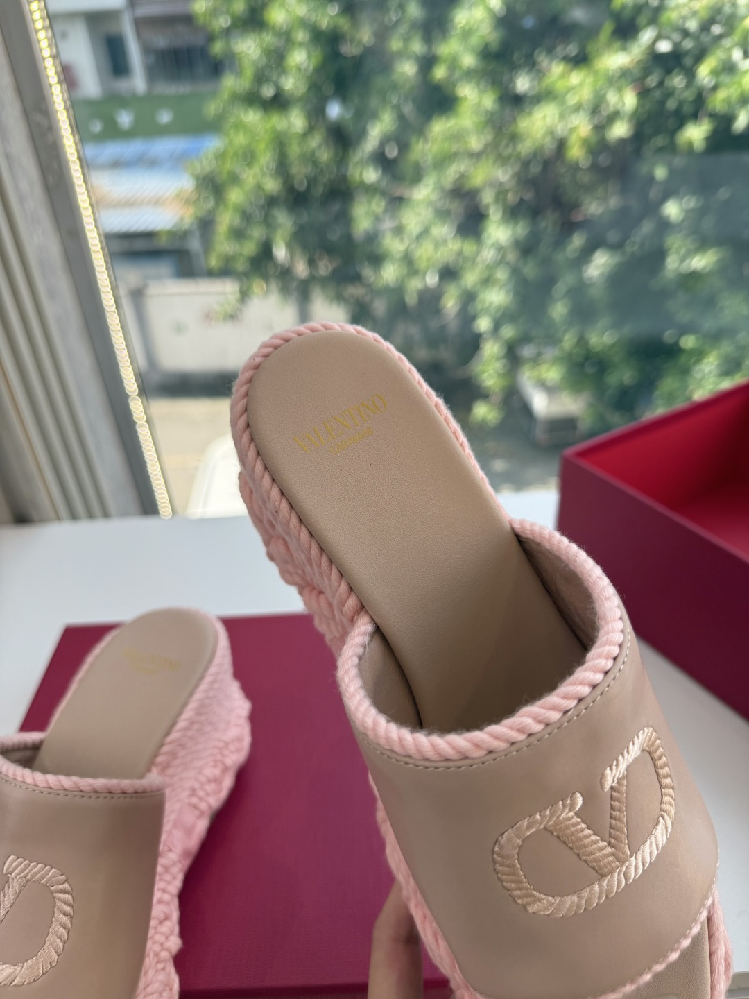 G171所见即所得VALENTINO华伦天奴经典凉鞋单鞋春夏VLOGO SIGNATURE鞋型线条流畅.版型超赞上脚舒适