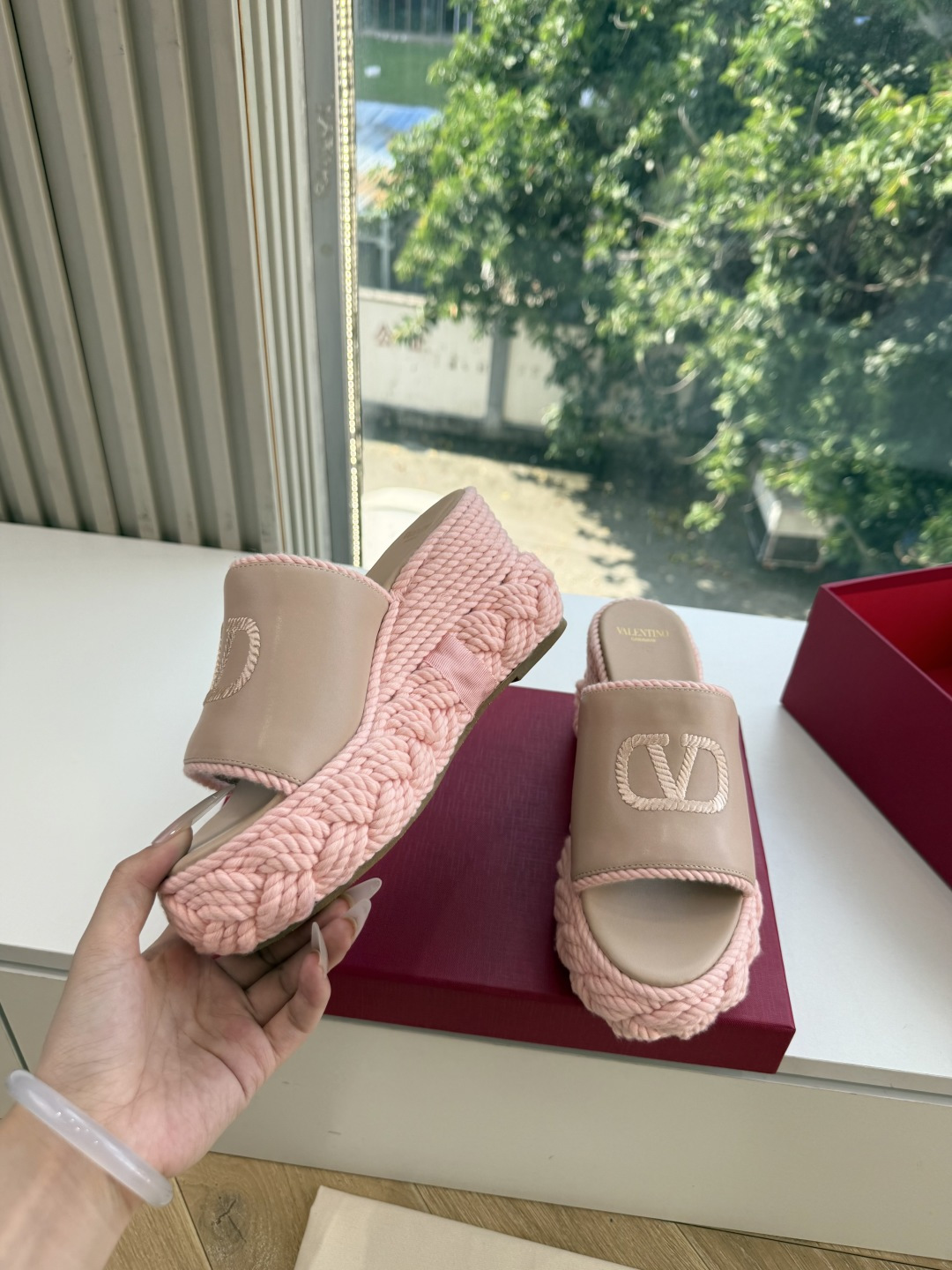 G171所见即所得VALENTINO华伦天奴经典凉鞋单鞋春夏VLOGO SIGNATURE鞋型线条流畅.版型超赞上脚舒适