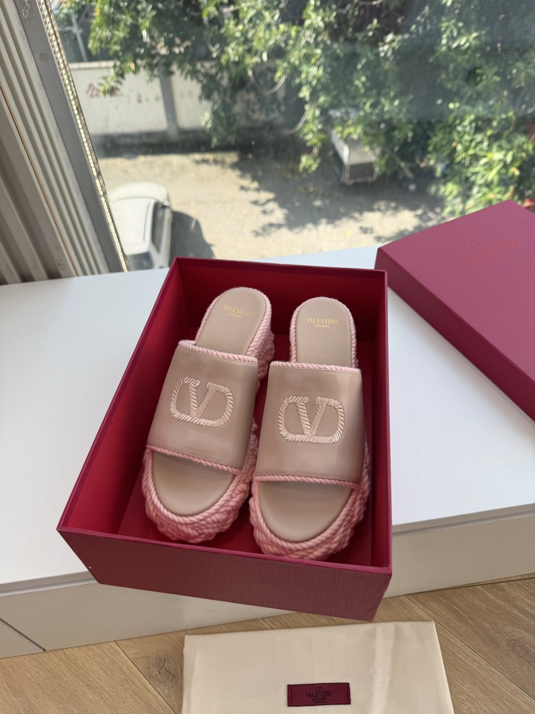 G171所见即所得VALENTINO华伦天奴经典凉鞋单鞋春夏VLOGO SIGNATURE鞋型线条流畅.版型超赞上脚舒适