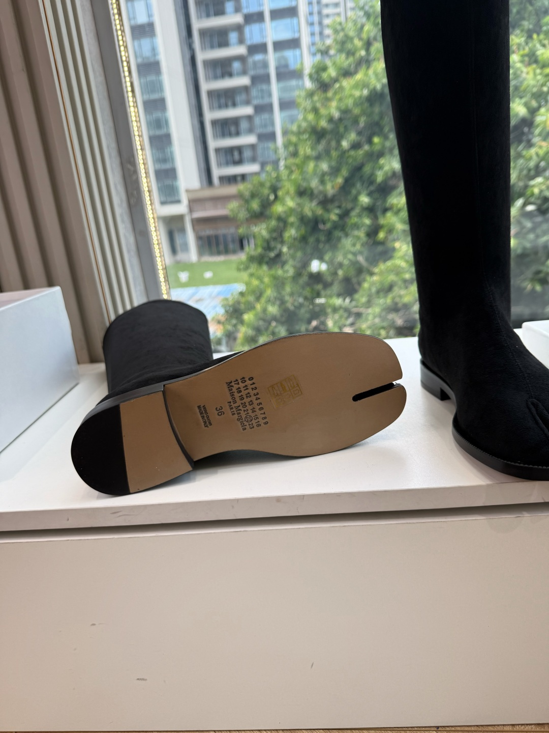 G012代购级别 Maison Margiela 玛吉拉tabi分趾Mm6真皮宽筒直筒长靴不过膝 秋冬新细高跟高筒靴最高