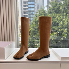 G012代购级别 Maison Margiela 玛吉拉tabi分趾Mm6真皮宽筒直筒长靴不过膝 秋冬新细高跟高筒靴最高 G012代购级别 Maison Margiela 玛吉拉tabi分趾Mm6真皮宽筒直筒长靴不过膝 秋冬新细高跟高筒靴最高