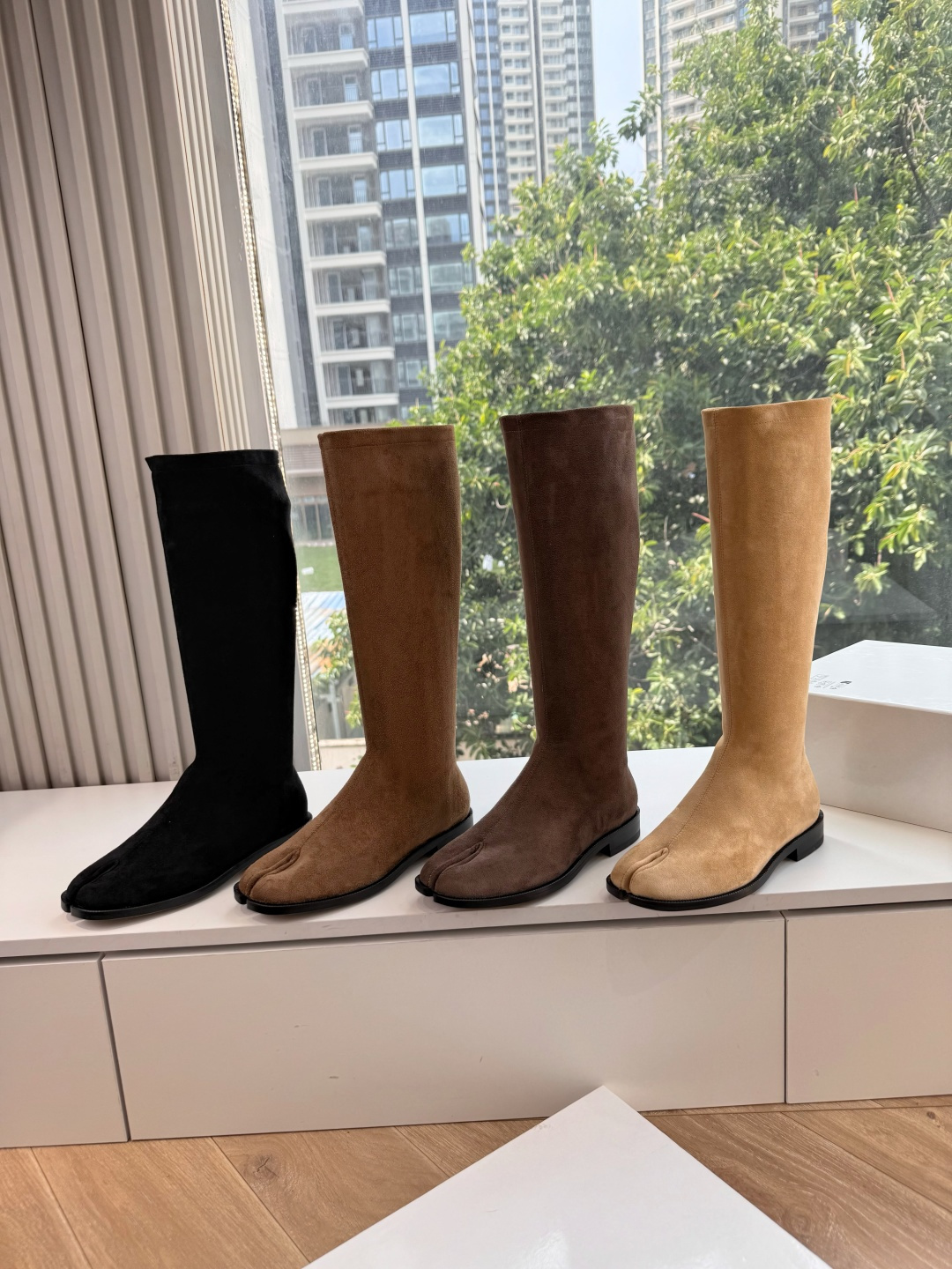G012代购级别 Maison Margiela 玛吉拉tabi分趾Mm6真皮宽筒直筒长靴不过膝 秋冬新细高跟高筒靴最高 G012代购级别 Maison Margiela 玛吉拉tabi分趾Mm6真皮宽筒直筒长靴不过膝 秋冬新细高跟高筒靴最高