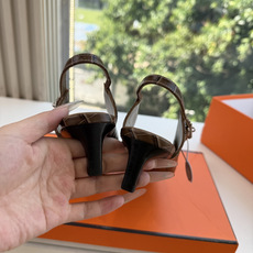 顶级品质G393所见即所得顶级品质Hermes爱马仕春夏最新kelly扣时装玛丽珍乐福鞋经典的版型 搭配极具辨识度的马家 顶级品质G393所见即所得顶级品质Hermes爱马仕春夏最新kelly扣时装玛丽珍乐福鞋经典的版型 搭配极具辨识度的马家