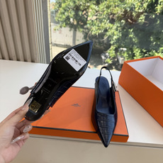 顶级品质G393所见即所得顶级品质Hermes爱马仕春夏最新kelly扣时装玛丽珍乐福鞋经典的版型 搭配极具辨识度的马家 顶级品质G393所见即所得顶级品质Hermes爱马仕春夏最新kelly扣时装玛丽珍乐福鞋经典的版型 搭配极具辨识度的马家