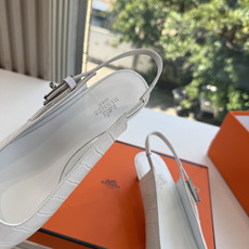 顶级品质G393所见即所得顶级品质Hermes爱马仕春夏最新kelly扣时装玛丽珍乐福鞋经典的版型 搭配极具辨识度的马家 顶级品质G393所见即所得顶级品质Hermes爱马仕春夏最新kelly扣时装玛丽珍乐福鞋经典的版型 搭配极具辨识度的马家