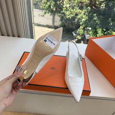顶级品质G393所见即所得顶级品质Hermes爱马仕春夏最新kelly扣时装玛丽珍乐福鞋经典的版型 搭配极具辨识度的马家 顶级品质G393所见即所得顶级品质Hermes爱马仕春夏最新kelly扣时装玛丽珍乐福鞋经典的版型 搭配极具辨识度的马家