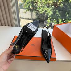 顶级品质G393所见即所得顶级品质Hermes爱马仕春夏最新kelly扣时装玛丽珍乐福鞋经典的版型 搭配极具辨识度的马家 顶级品质G393所见即所得顶级品质Hermes爱马仕春夏最新kelly扣时装玛丽珍乐福鞋经典的版型 搭配极具辨识度的马家