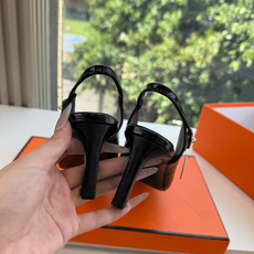 顶级品质G393所见即所得顶级品质Hermes爱马仕春夏最新kelly扣时装玛丽珍乐福鞋经典的版型 搭配极具辨识度的马家 顶级品质G393所见即所得顶级品质Hermes爱马仕春夏最新kelly扣时装玛丽珍乐福鞋经典的版型 搭配极具辨识度的马家