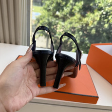 顶级品质G393所见即所得顶级品质Hermes爱马仕春夏最新kelly扣时装玛丽珍乐福鞋经典的版型 搭配极具辨识度的马家 顶级品质G393所见即所得顶级品质Hermes爱马仕春夏最新kelly扣时装玛丽珍乐福鞋经典的版型 搭配极具辨识度的马家