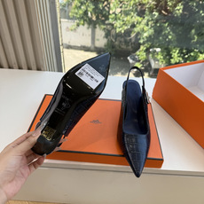 顶级品质G393所见即所得顶级品质Hermes爱马仕春夏最新kelly扣时装玛丽珍乐福鞋经典的版型 搭配极具辨识度的马家 顶级品质G393所见即所得顶级品质Hermes爱马仕春夏最新kelly扣时装玛丽珍乐福鞋经典的版型 搭配极具辨识度的马家